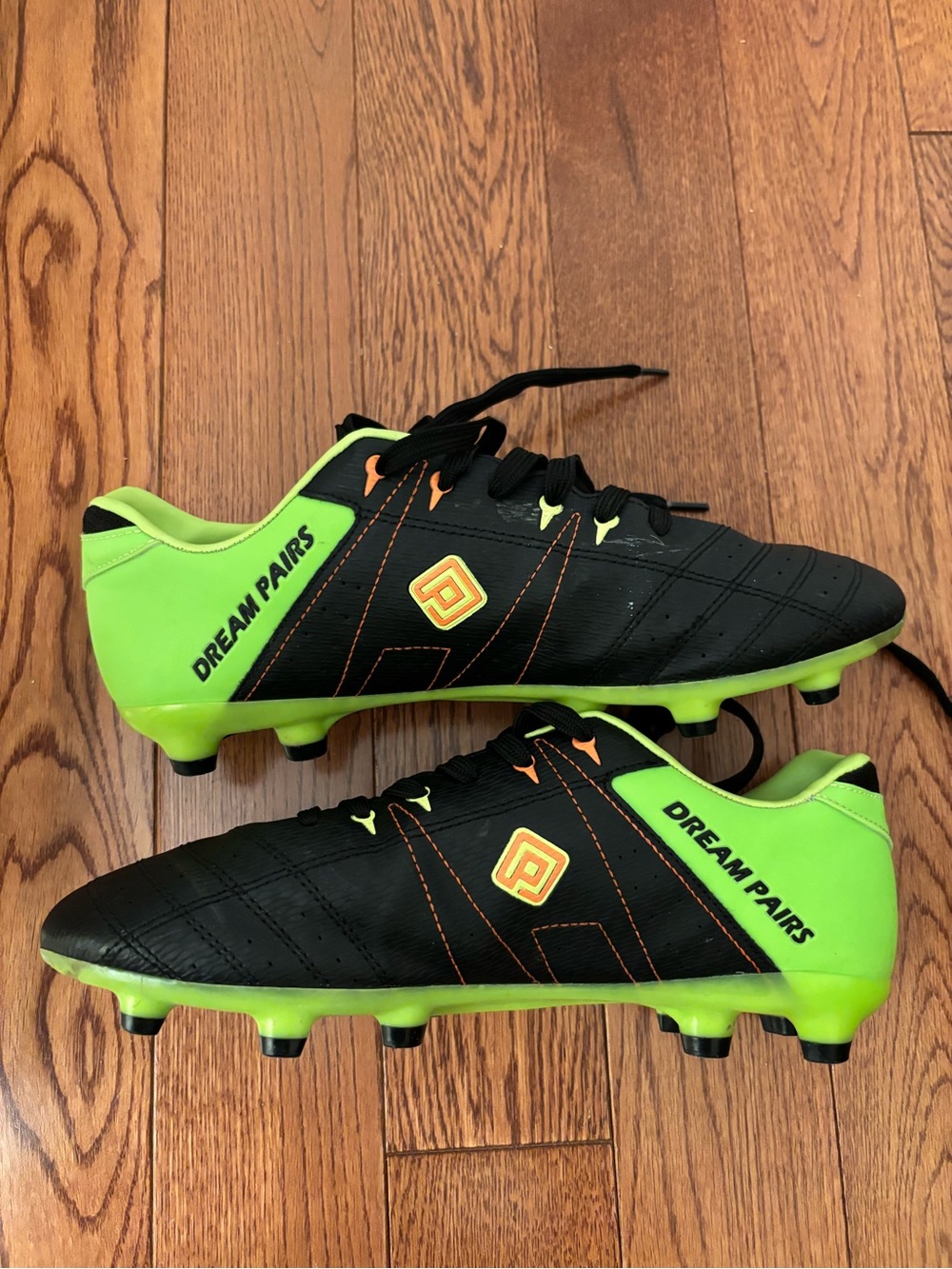 Dream Pairs Black and Neon Green Soccer Cleats Sz 7.5